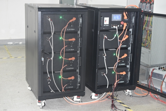 Speicherschränke für große ESS-Batterien mit ultralangem Lebenszyklus mit LED-Bildschirm